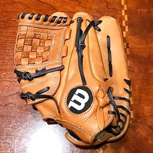 Wilson A950 12" Softball Glove